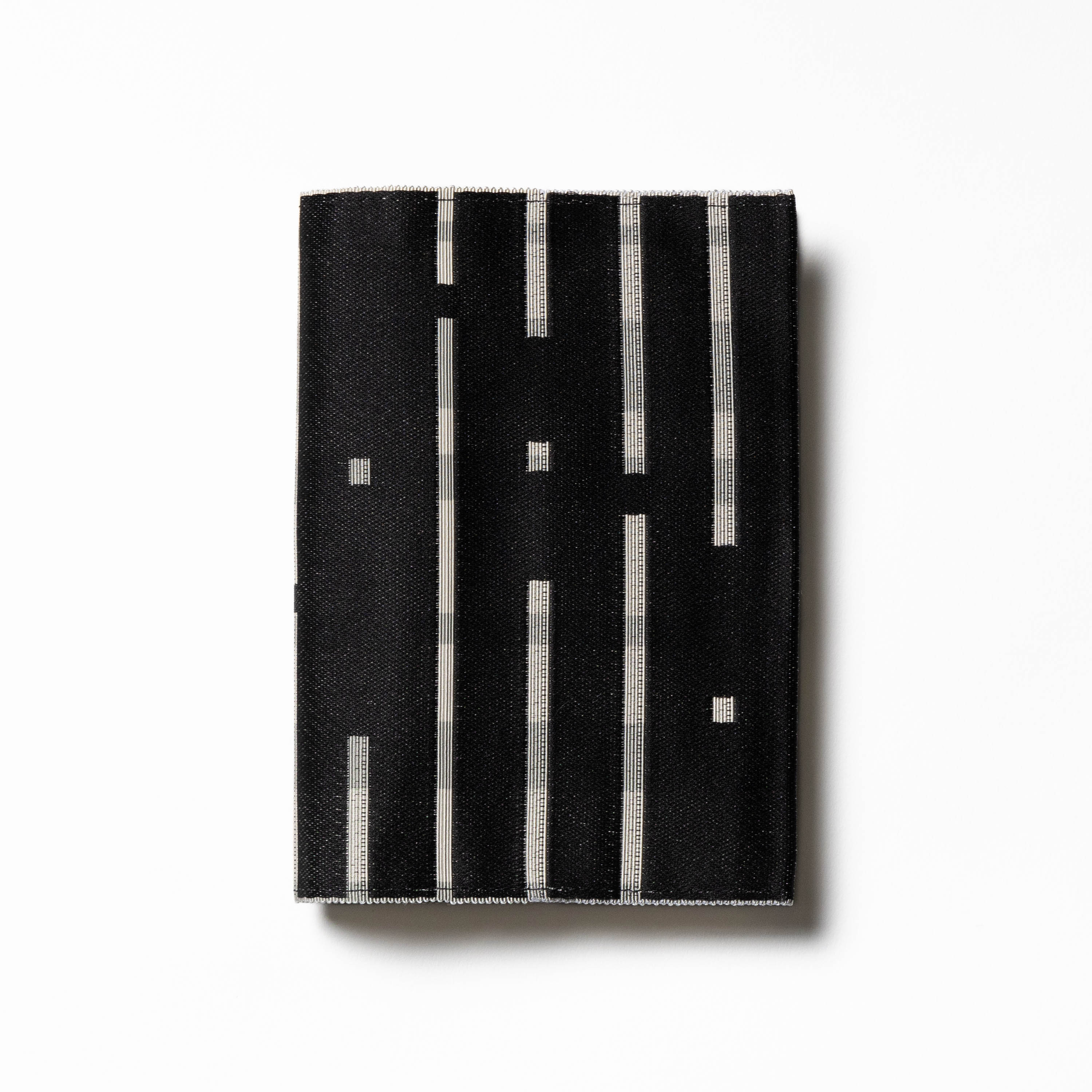 ブックカバー〈エ霞/黒〉｜西村織物 オンラインショップ｜博多帯
