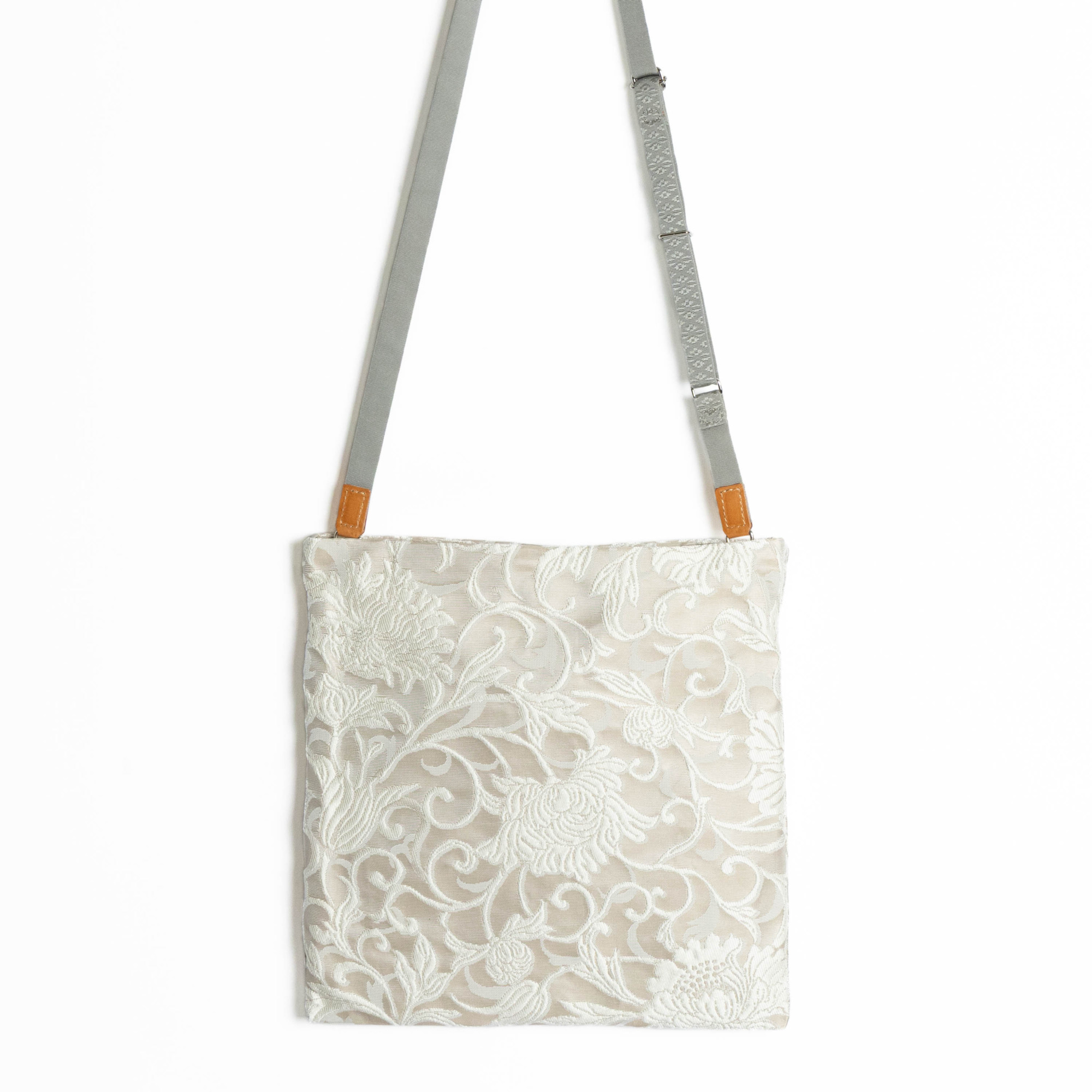 おたいこばっぐ〈透彫唐花/白茶〉